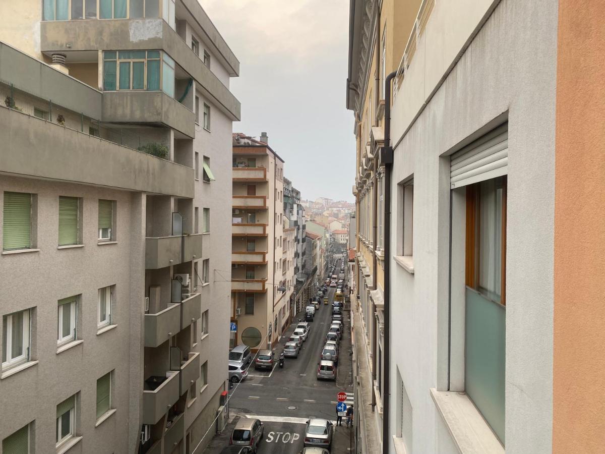 La Casa Di Giacomo Con Parcheggio Триест Екстериор снимка